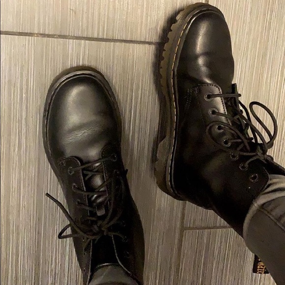 Dr. Martens Shoes - black doc martens